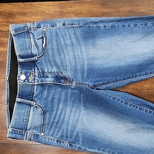 Apt 9 Boot Cut Jean With Tummy Control Size 8